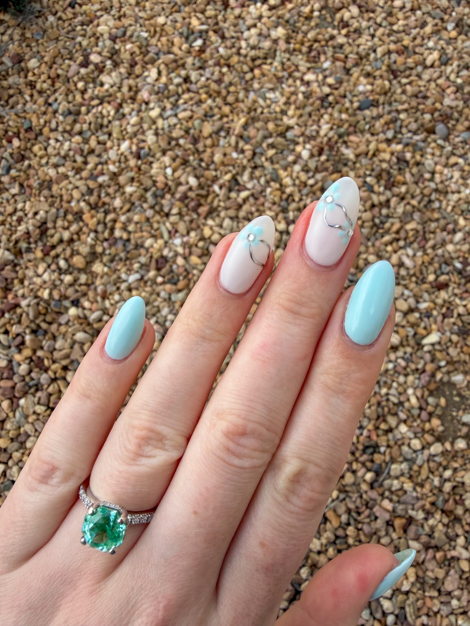 THE NAIL LOUNGE nail photo 2
